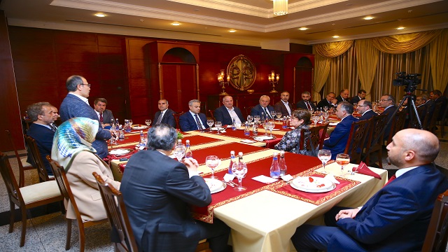 azerbaycandaki-turk-kurum-ve-kuruluslarin-temsilcileri-iftarda-bulustu