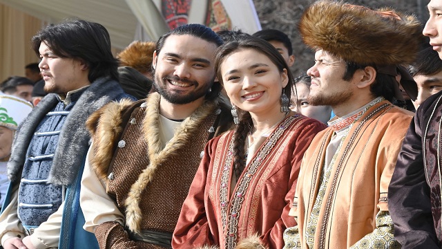 kazakistan-halkinin-birlik-gunu-1-mayis