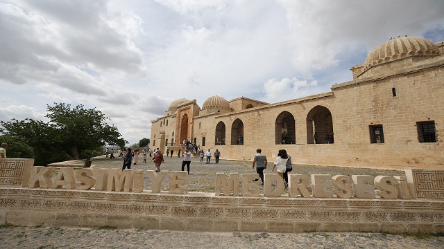 medeniyetler-sehri-mardin-ve-diyarbakir-da-turizmde-bayram-bereketi-yasandi