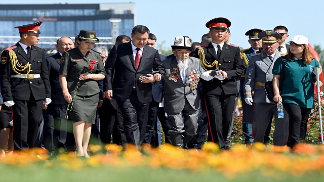 kirgizistanda-9-mayis-zafer-bayraminin-77-yil-donumu-kutlaniyor