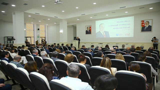 bakude-haydar-aliyev-ve-azerbaycan-medyasinin-gelisimi-konferansi