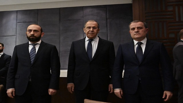 rusya-azerbaycan-ve-ermenistan-disisleri-bakanlari-tacikistan-da-bir-araya-geld