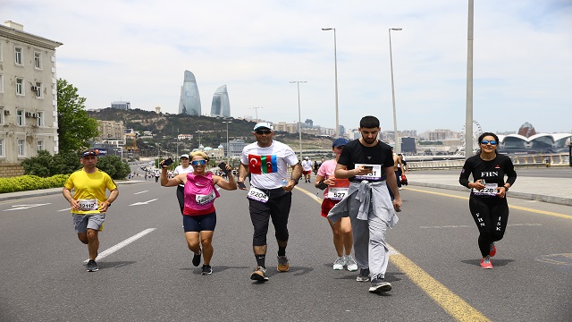 azerbaycanda-ruzgari-yen-maratonu-kosuldu