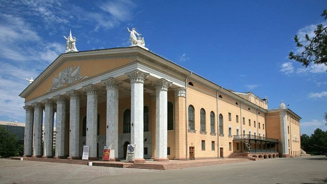 kirgiz-ulusal-opera-ve-bale-tiyatrosu