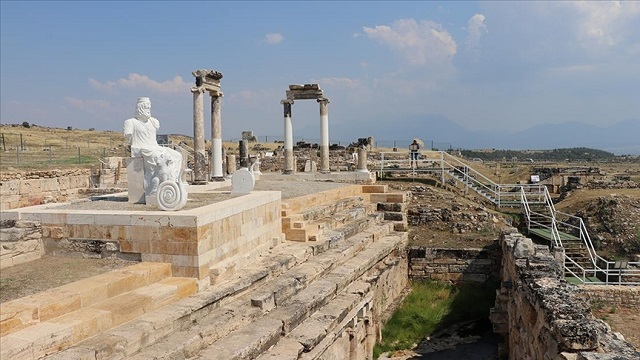 pamukkaledeki-cehennem-kapisi-1500-yil-sonra-acildi