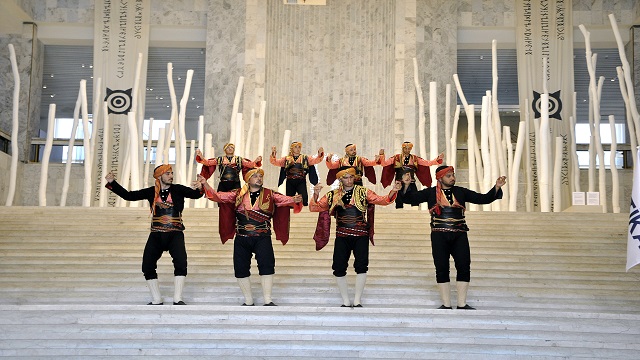 kirgizistanda-ankara-yoresine-ait-halk-oyunlari-sergilendi