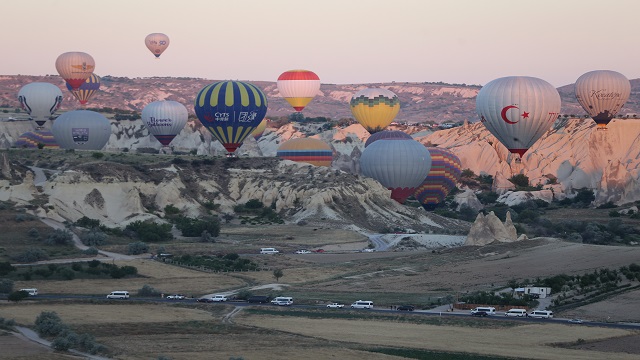 yilin-ilk-yarisinda-258-bin-turist-kapadokyayi-kusbakisi-izledi