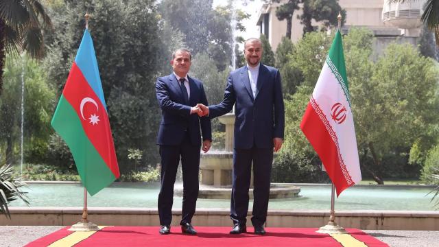 iran-ve-azerbaycan-disisleri-bakanlari-tahranda-ikili-iliskileri-gorustu