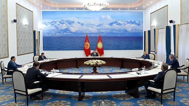 kirgizistan-cumhurbaskani-caparov-turk-dunyasinin-istihbarat-baskanlarini-kabul