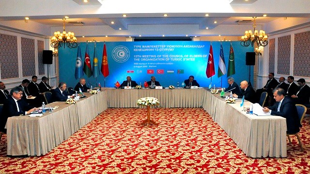 aksakallar-konseyi-uyeleri-kirgizistanda-toplandi