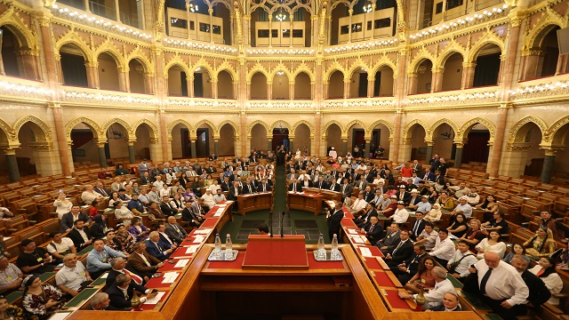 turk-kokenli-milletlerin-temsilcileri-macaristan-ulusal-meclisinde-bulustu
