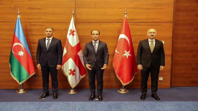 gurcistanda-turkiye-azerbaycan-gurcistan-uclu-bakanlar-toplantisi-duzenlendi