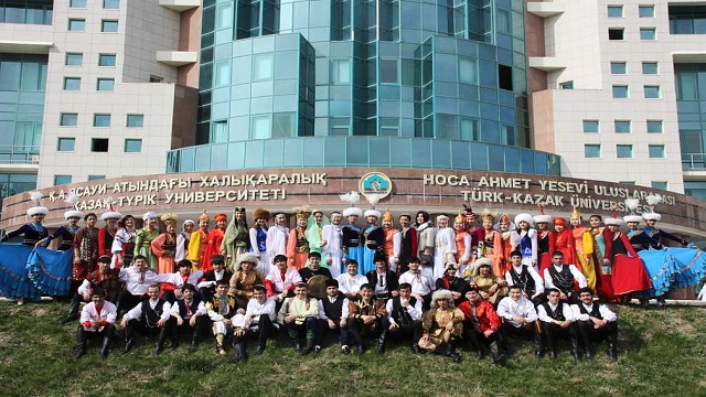 turk-kazak-is-birliginin-ilk-projesi-ahmet-yesevi-universitesi-90-bini-askin-mez