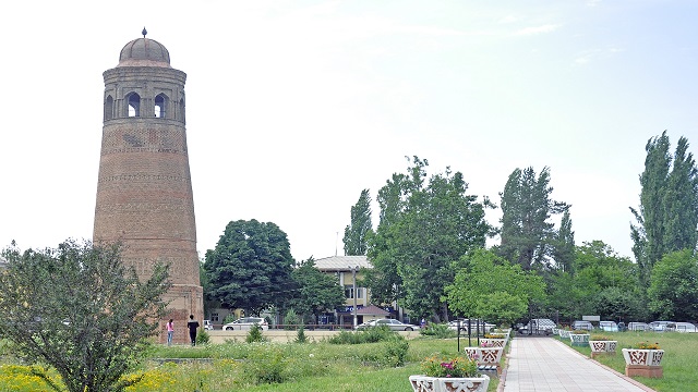 kirgizistandaki-ozgon-kulesi-guclu-karahanli-hanedaninin-saltanatini-simgeliy