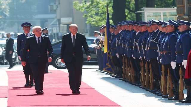 cumhurbaskani-erdogan-bosna-hersekte-resmi-torenle-karsilandi