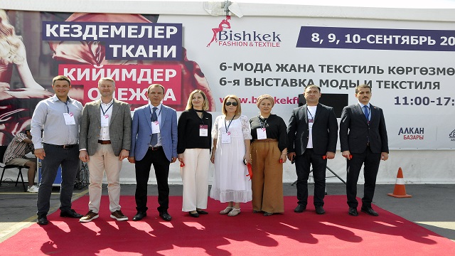 kirgizistanda-6-turk-moda-ve-tekstil-fuari-acildi
