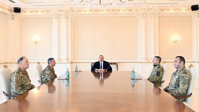 ilham-aliyev-komutanlarla-ermenistanin-sinirdaki-provokasyonlarini-gorustu
