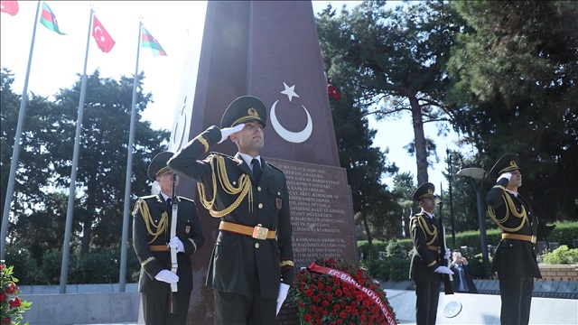 bakunun-kurtulusunun-104-yil-donumu-dolayisiyla-toren-duzenlendi