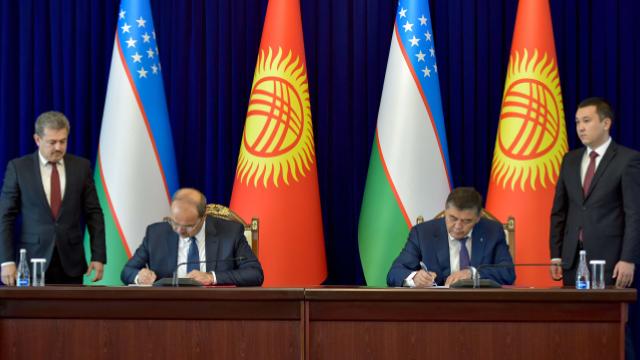 kirgizistan-ve-ozbekistan-arasinda-sinir-belirleme-konusunda-protokol-imzalandi