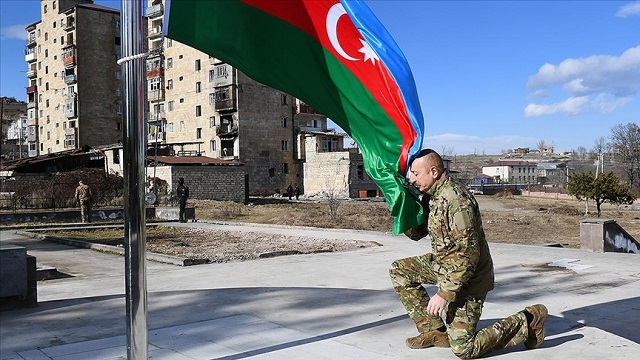 azerbaycan-cumhurbaskani-aliyev-2-karabag-savasi-sehitlerini-andi