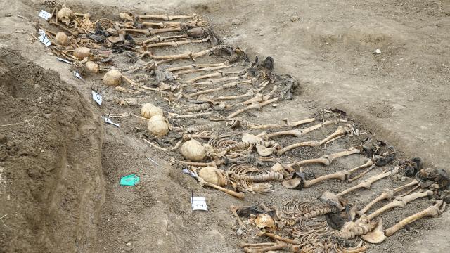 ermenilerce-katledilen-azerbaycanlilara-ait-toplu-mezar-bulundu