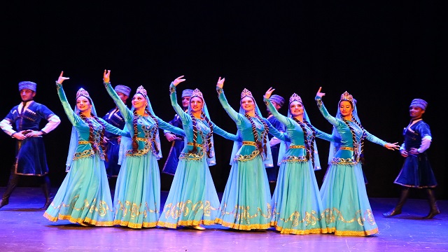 azerbaycan-kultur-bakanligi-devlet-halk-danslari-toplulugu-tekirdagda-gosteri-s