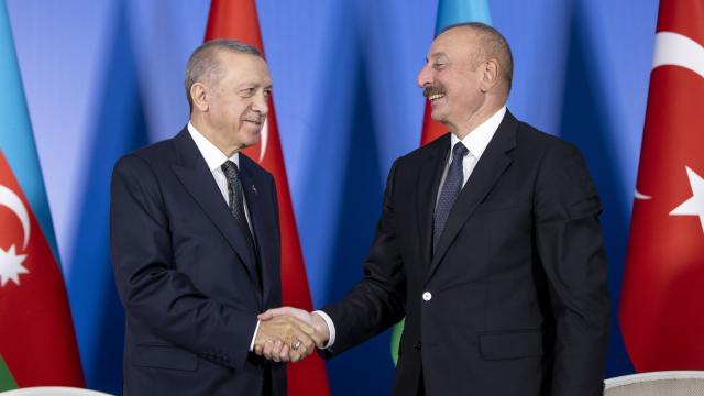 aliyev-turkiye-dev-projeler-gerceklestiriyor
