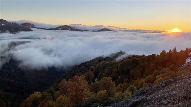 artvinin-borcka-ilcesinde-bulunan-macahel-sonbaharda-doga-ve-fotograf-tutkunla