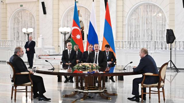 putin-aliyev-ve-pasinyan-socide-bir-araya-geldi