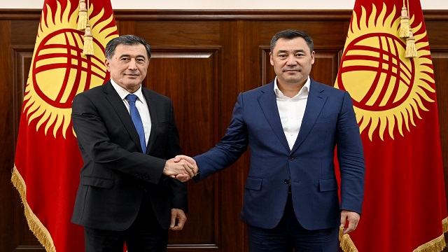 kirgizistan-cumhurbaskani-caparov-ozbekistan-disisleri-bakani-norovu-kabul-ett