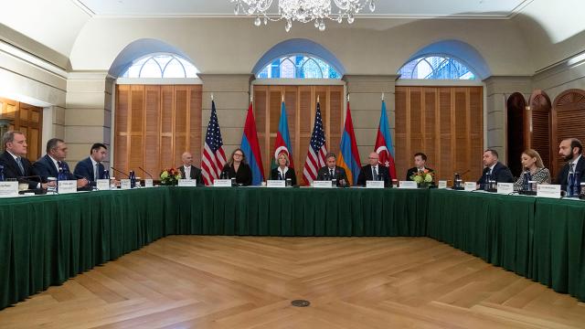 azerbaycan-ve-ermenistan-disisleri-bakanlari-washington-da-gorustu