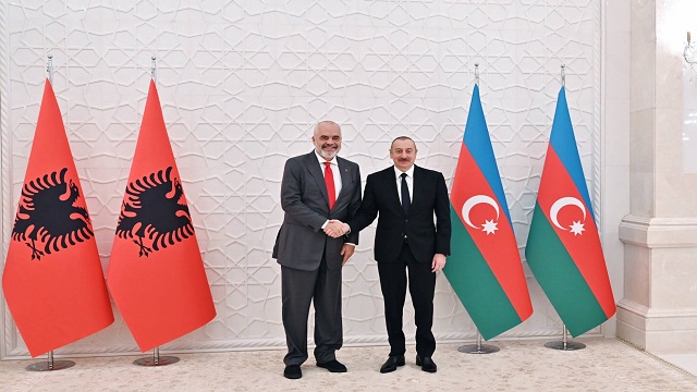 azerbaycan-cumhurbaskani-aliyev-arnavutluk-basbakani-ramayi-kabul-etti