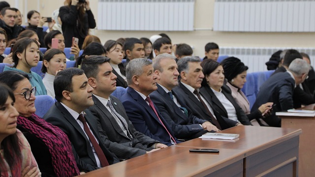ozbekistan-azerbaycan-ve-turkiye-nin-istiklal-sairleri-taskent-te-anildi