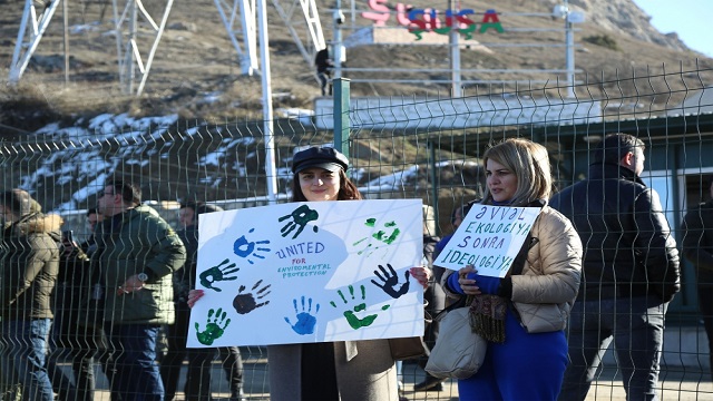 azerbaycanli-stkler-madenlerin-ermenilerce-yasa-disi-isletilmesini-protesto-ed