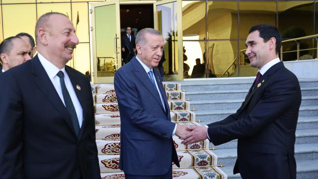 aliyev-turkiye-azerbaycan-turkmenistan-devlet-baskanlari-birinci-zirvesinde-ko