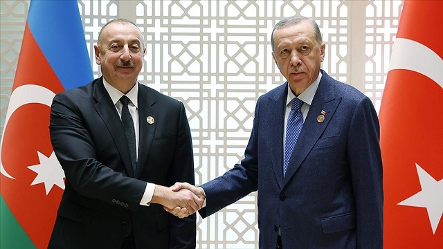cumhurbaskani-erdogan-azerbaycan-cumhurbaskani-ilham-aliyev-ile-gorustu