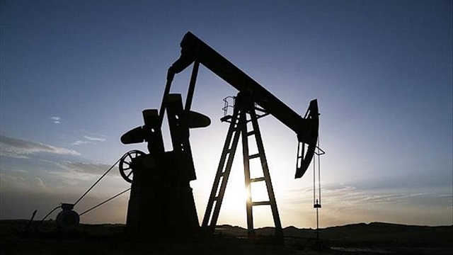 rus-petrolune-tavan-fiyat-uygulamasina-katilanlara-petrol-ve-petrol-urunu-satisi