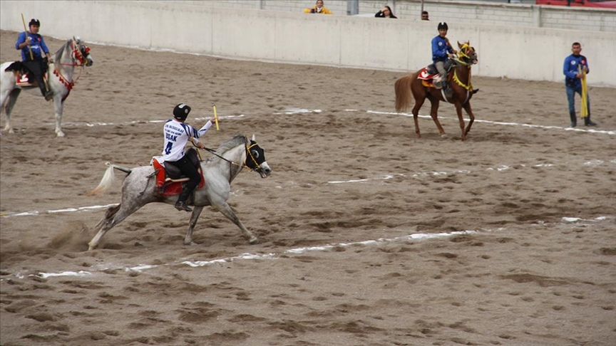 cumhuriyetin-100-yili-nedeniyle-geleneksel-atli-sporlar-festivali-duzenlenec