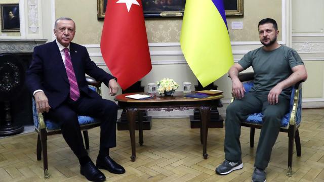 cumhurbaskani-erdogan-zelenskiy-ile-gorustu