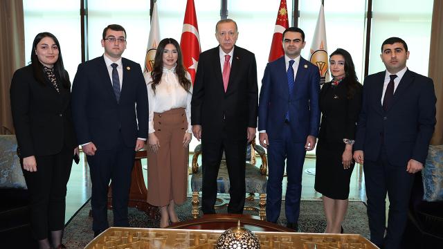 cumhurbaskani-erdogan-yeni-azerbaycan-partisi-gencler-birligi-heyetini-kabul-et