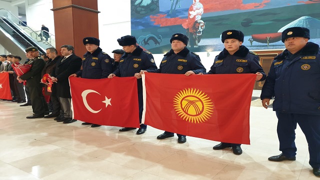 kirgizistan-arama-kurtarma-ekibi-ulkesine-dondu