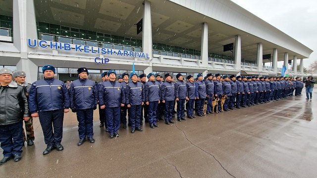 ozbek-arama-kurtarma-ekibi-ulkesinde-torenle-karsilandi