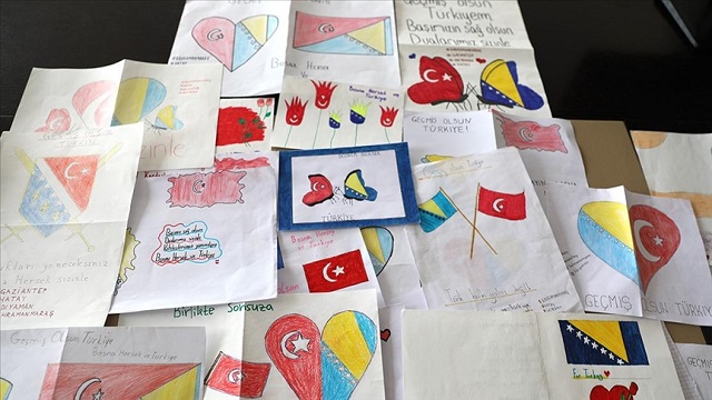 bosna-hersekli-ogrenciler-depremzede-akranlari-icin-turkce-moral-mektuplari-yaz