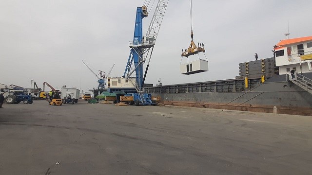 kktcden-deprem-bolgelerine-40-prefabrik-ev-gonderildi