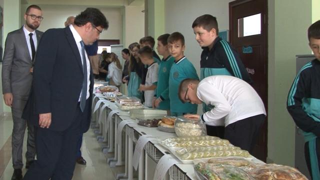 kuzey-makedonyada-depremzedeler-icin-kermes-duzenlendi