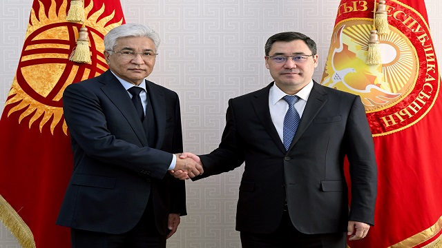 kirgizistan-cumhurbaskani-caparov-kgao-genel-sekreteri-tasmagambetovu-kabul-et