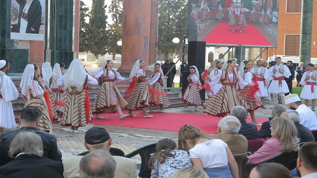 arnavutlukta-nevruz-bayrami-kutlandi