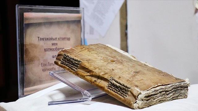 kazakistan-da-5-asirlik-el-yazmasi-kitap-gizemini-koruyor