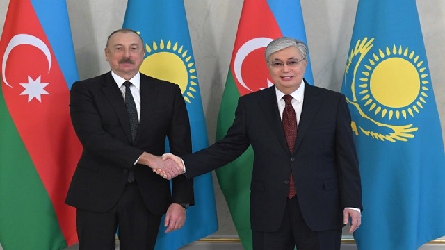 azerbaycan-cumhurbaskani-aliyev-kazakistan-a-resmi-ziyarette-bulunuyor