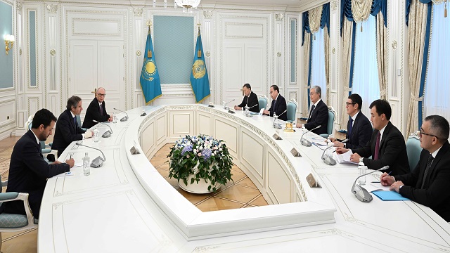 kazakistan-cumhurbaskani-tokayev-uaea-direktoru-grossiyi-kabul-etti